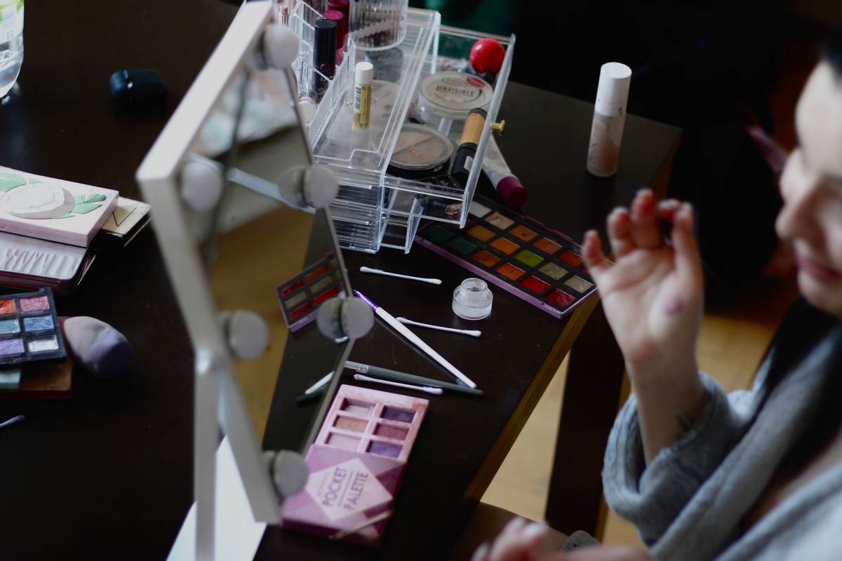 Makeup Stand Unit: 7 Proven Tips to Avoid Costly Mistakes